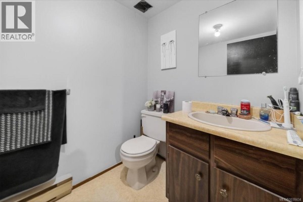 Kitchen - 891 Admirals Rd, Esquimalt, BC V9A2P1 Photo 4