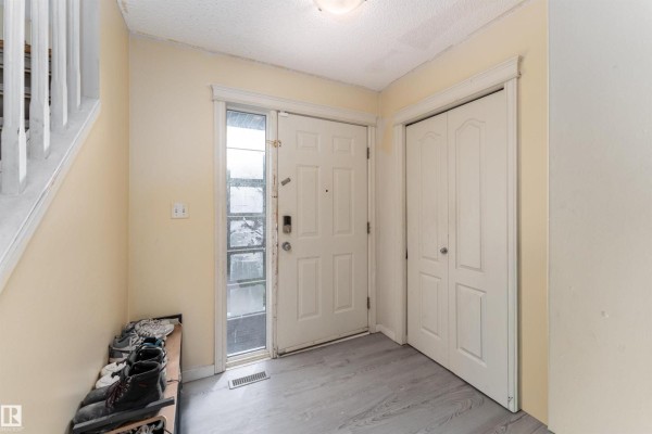 8910 7 Av Sw, Edmonton, AB, photo 3