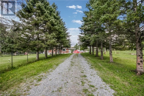 892 Secord, Estaire, ON, photo 2