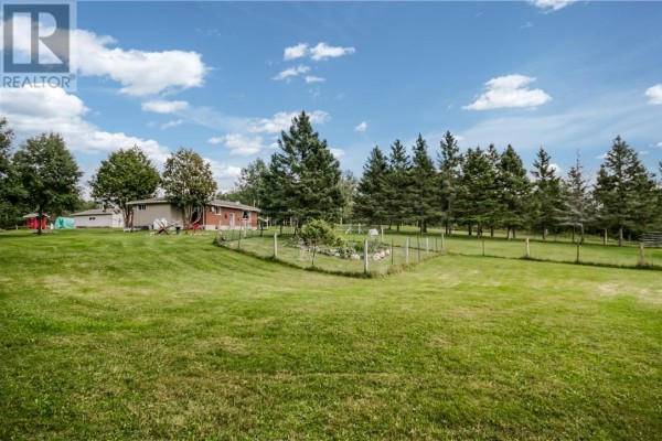 892 Secord, Estaire, ON, photo 3