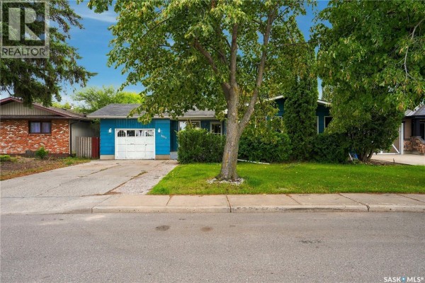 8922 Thomas Avenue, North Battleford
