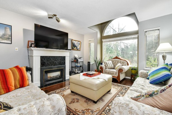 8928 Hammond Street, Mission, BC, photo 2