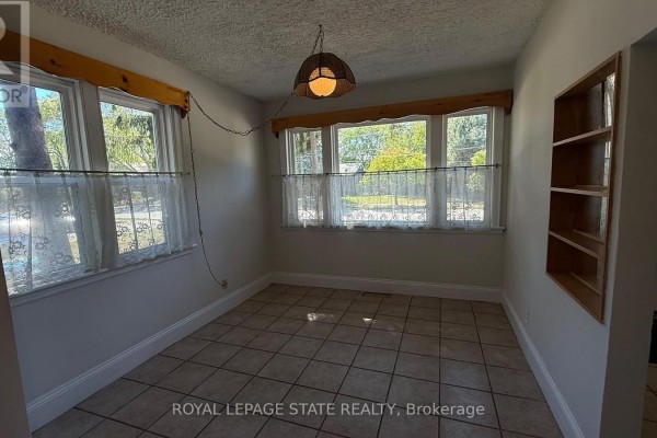 4pc Bathroom - 893 Lasalle Park Road, Burlington, ON L7T1M6 Photo 5