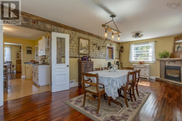 Dining nook - 893 Middle Road, North Williamston, NS B0S1M0 Photo 3