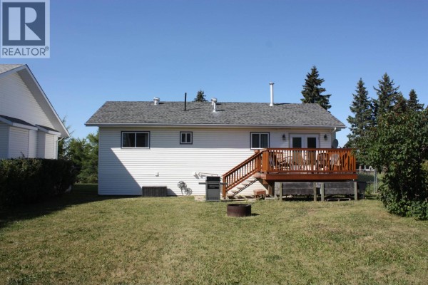 Kitchen - 8931 115 Avenue, Fort St  John, BC V1J6J3 Photo 2