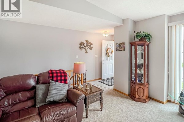 Primary Bedroom - 8932 105 Avenue, Grande Prairie, AB T8X1H9 Photo 4