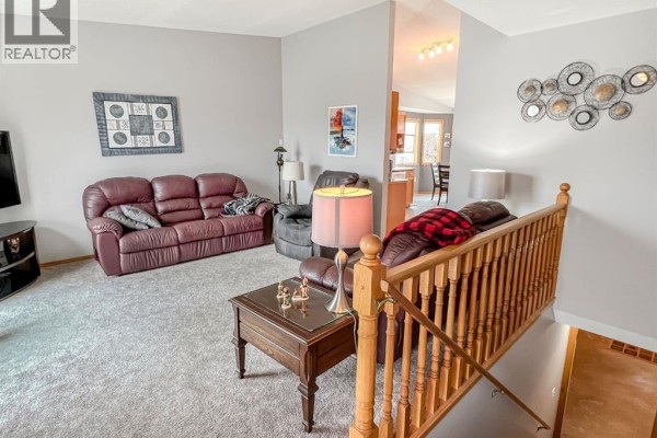 3pc Bathroom - 8932 105 Avenue, Grande Prairie, AB T8X1H9 Photo 5