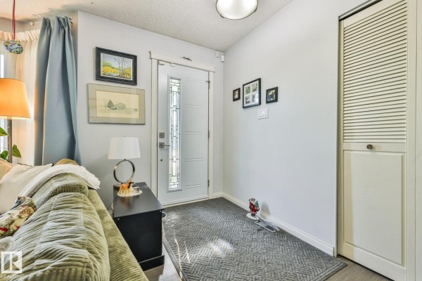 Family room - 8932 187 St Nw, Edmonton, AB T5T1S1 Photo 4