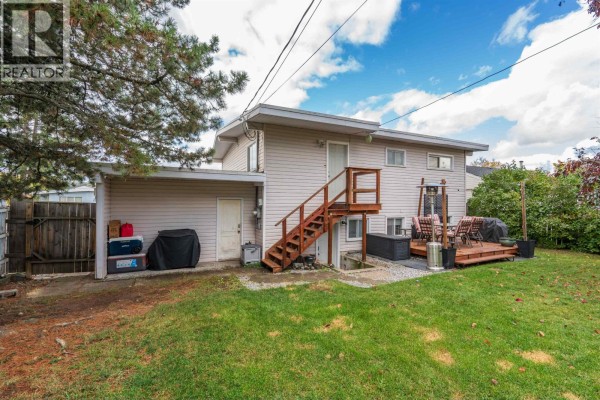 Foyer - 894 Irwin Street, Prince George, BC V2M2X9 Photo 5