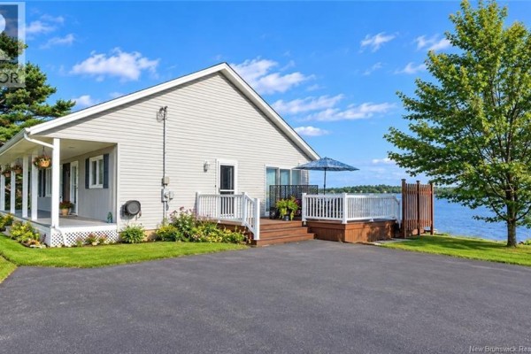 894 Rue Des Chalets Street, Tracadie, NB, photo 2