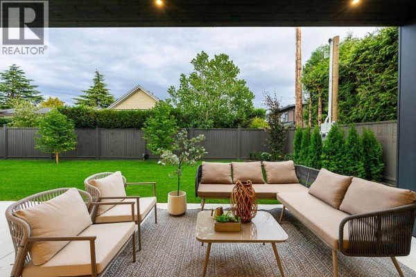 8940 Fairdell Place, Richmond, BC V7C3Y3 Photo 5