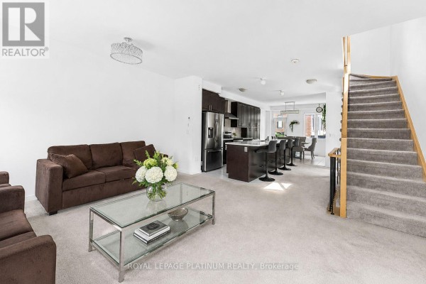 Kitchen - 895 Kicking Horse Path, Oshawa, ON L1J0B4 Photo 3