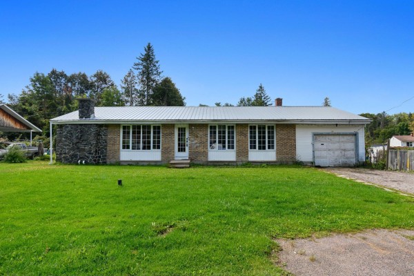 Residential for sale at 898 Rue Covey, Bryson, QC - MLS® DX0GZL