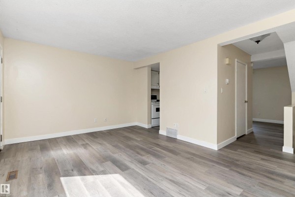 Bedroom 2 - 899 Abbotsfield Rd Nw, Edmonton, AB T5W4R4 Photo 5