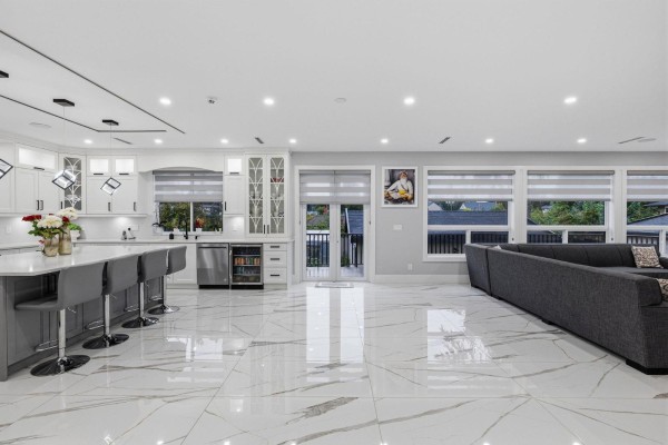 8995 Queen Mary Boulevard, Surrey, BC V3V6R2 Photo 5