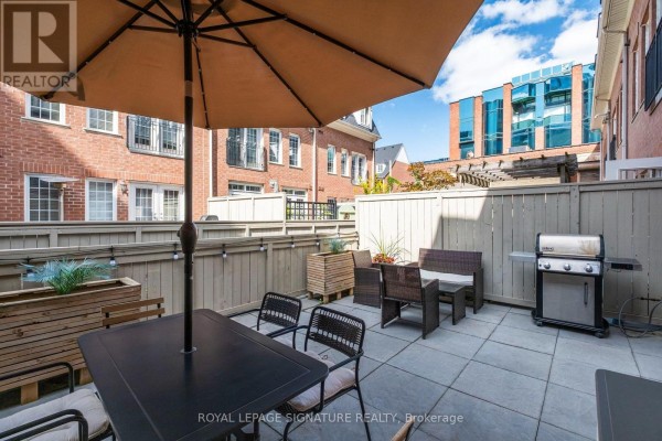 8c Portland Street, Toronto, ON M5V3N6 Photo 2