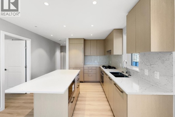 8xx 5938 Olive Avenue, Burnaby, BC V5H0M6 Photo 3