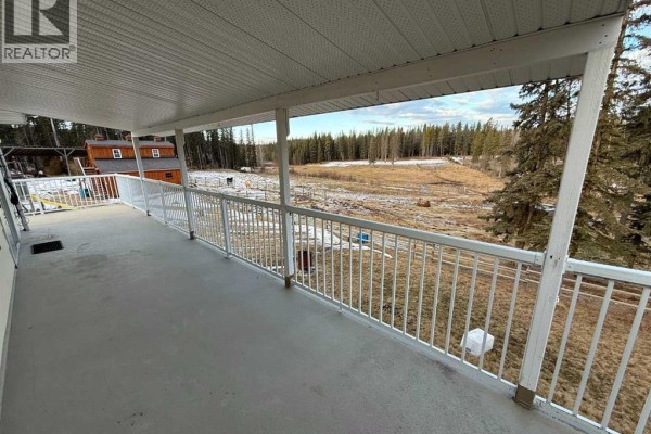 Dining room - 9, 23518 Highway 16, Rural Yellowhead County, AB T7V1X6 Photo 5