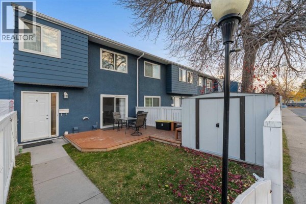 Living room - 9, 251 90 Avenue Se, Calgary, AB T5J1R3 Photo 4