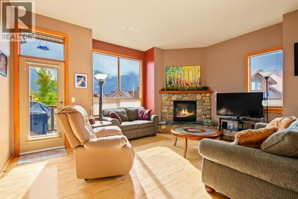 Dining room - 9, 300 Eagle Terrace, Canmore, AB T1W3E5 Photo 3