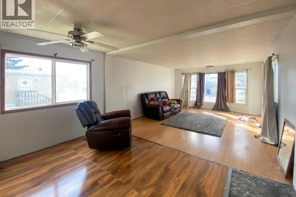 3pc Bathroom - 9, 5130 61 Avenue, Olds, AB T4H1L5 Photo 3
