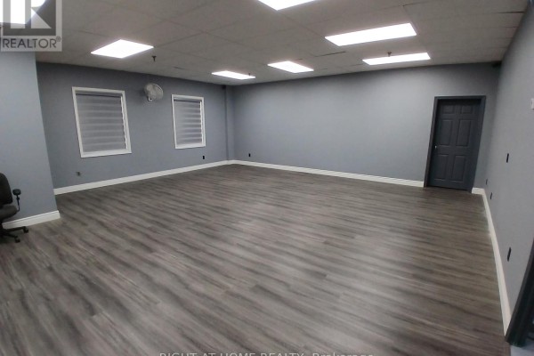 9 - 120 Midwest Road, Toronto, ON M1P3B2 Photo 3
