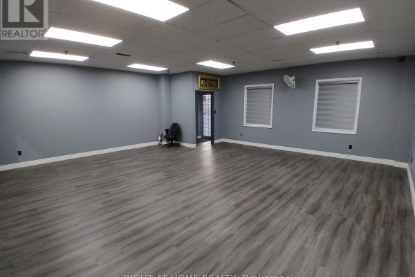 9 - 120 Midwest Road, Toronto, ON M1P3B2 Photo 4