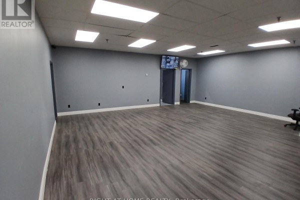 9 - 120 Midwest Road, Toronto, ON M1P3B2 Photo 5