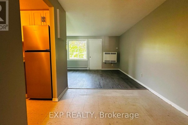 Kitchen - 9 - 1200 Courtland Avenue E, Kitchener, ON N2C1K7 Photo 3