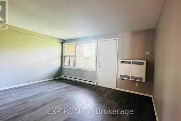 Bathroom - 9 - 1200 Courtland Avenue E, Kitchener, ON N2C1K7 Photo 4