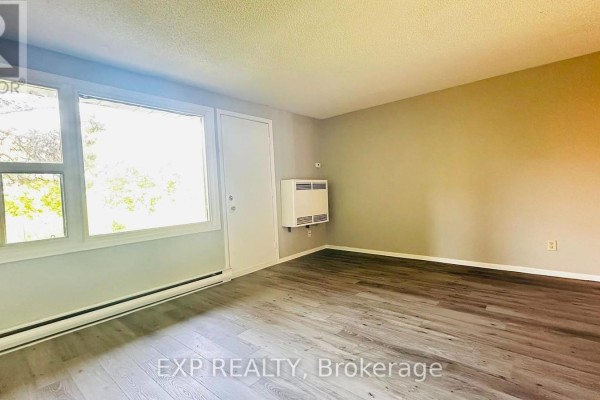 9 - 1200 Courtland Avenue E, Kitchener, ON N2C1K7 Photo 5