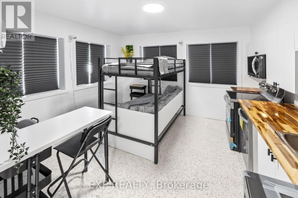 9 - 204 Ste Monique Street, Ottawa, ON K1L7R1 Photo 5
