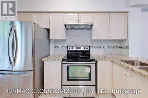 Bedroom 3 - 9 - 22 St Moritz Way, Markham, ON L3R4G4 Photo 5