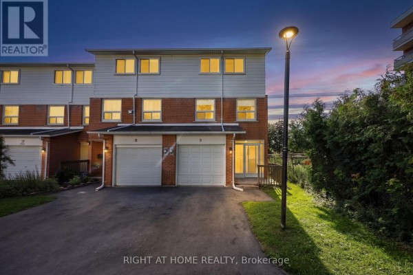 Townhouse for sale at 9 - 237 Steel Street, Barrie, ON - MLS® L9mDvl