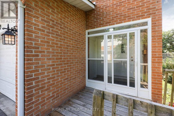 9 - 237 Steel Street, Barrie, ON L4M2H1 Photo 4