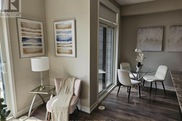 Foyer - 9 - 31 Florence Street, Toronto, ON M6K0C5 Photo 4