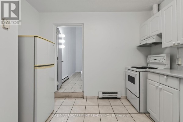 9 - 492 Kerr Street, Oakville, ON L6K3C5 Photo 4