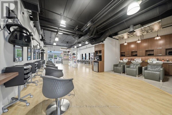 9 - 515 Dundas Street W, Oakville, ON L6M1L9 Photo 4