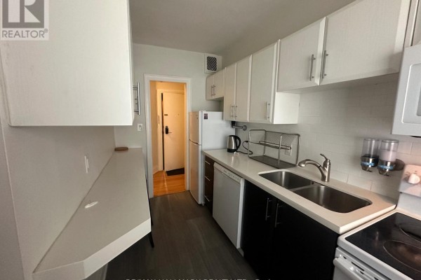 9 - 595 St Clair Avenue W, Toronto, ON M6C1A3 Photo 2