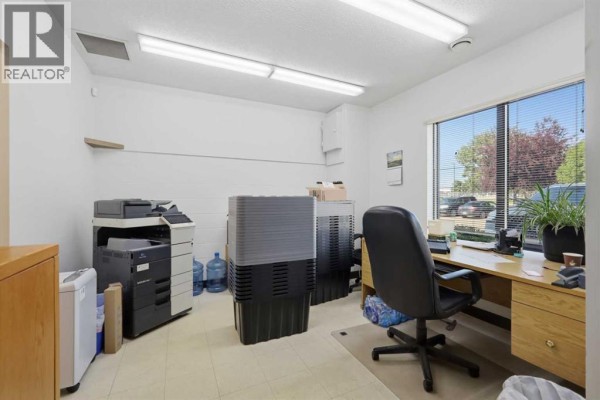 9-10, 7719 Edgar Industrial Drive, Red Deer, AB, photo 3