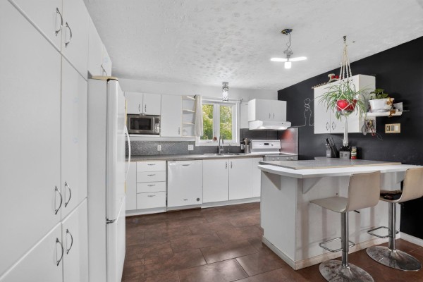 9-11 Rue Foucault, Saint Sixte, QC J0X3B0 Photo 5