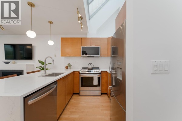 9 1250 W 6th Avenue, Vancouver, BC V6H1A5 Photo 3