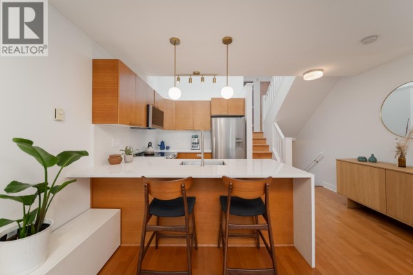 9 1250 W 6th Avenue, Vancouver, BC V6H1A5 Photo 4