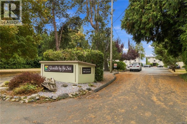 Balcony - 9 1986 Glenidle Rd, Sooke, BC V9Z0B1 Photo 2
