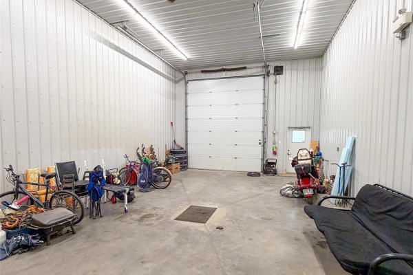9 44 Industrial Road, Steinbach, MB R5G1Z6 Photo 2