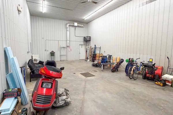 9 44 Industrial Road, Steinbach, MB R5G1Z6 Photo 3