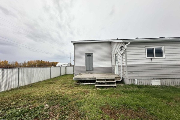 Bedroom 2 - #9 5220 44av, Calmar, AB T0C0V0 Photo 5