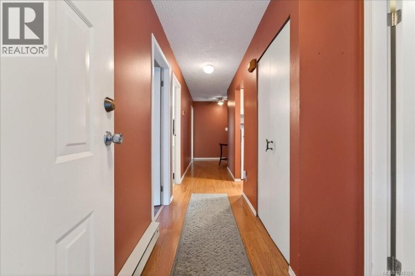Living room - 9 639 Kildew Rd, Colwood, BC V9B1Z6 Photo 4