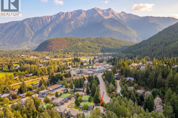 9 7467 Prospect Street, Pemberton, BC V0N2L1 Photo 2