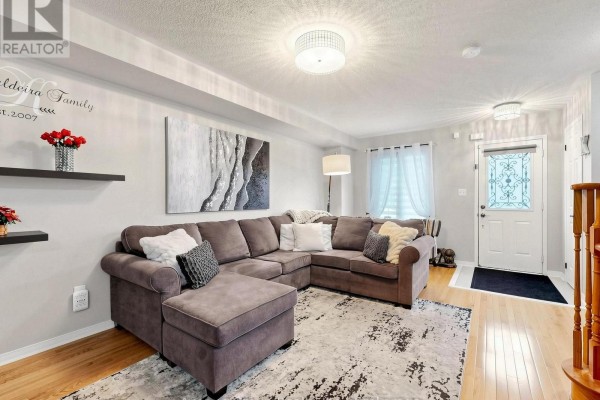 Family room - 9 Adam Oates Heights, Toronto, ON M3L0G2 Photo 3
